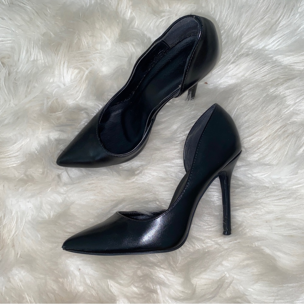 Black High Heels - Picture 2 of 8